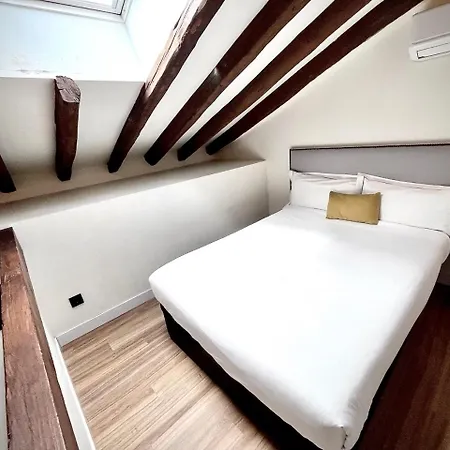 Dplace To Be - Luxury Apartments In Barrio De Salamanca Madrid Exterior photo