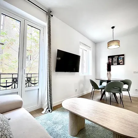 Dplace To Be - Luxury Apartments In Barrio De Salamanca Madrid Exterior photo